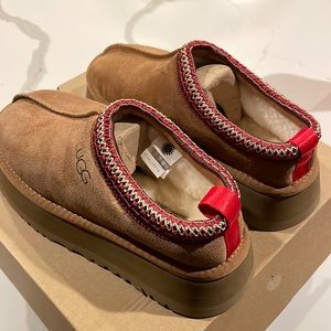 UGG Tazz size 9 NWT